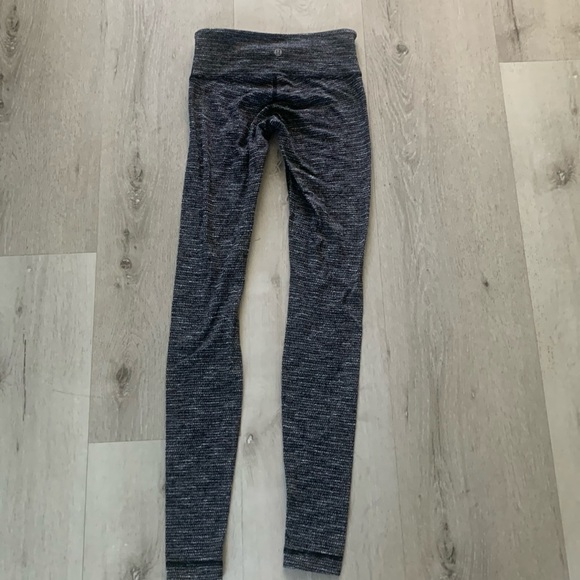 Lulu Lemon Tight Size 4 Wunder Under Low Rise Luon Variegated Knit Black Heather - Picture 3 of 12